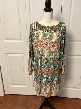 Boho Long-Sleeve Paisley Shift Dress in Green & Cream
